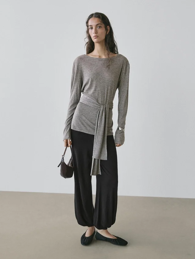 T-Shirts mit Krawatten-Detail T-Shirts mit Krawatten-Detail