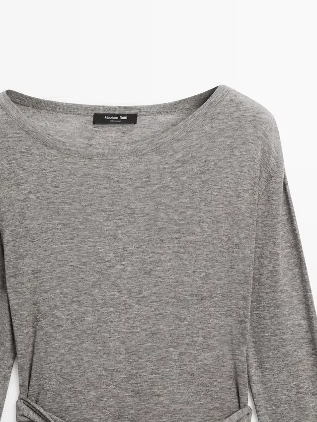 T-Shirts mit Krawatten-Detail T-Shirts mit Krawatten-Detail