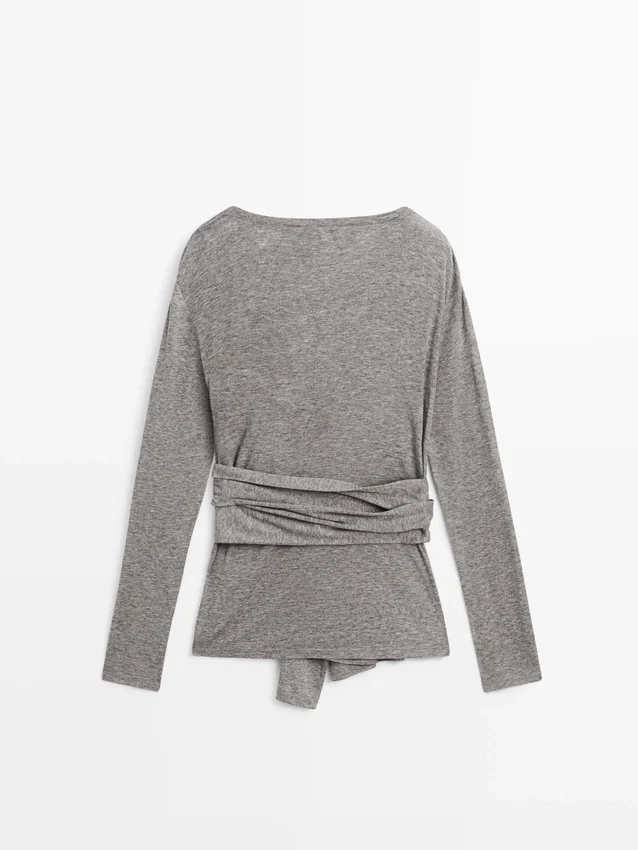 T-Shirts mit Krawatten-Detail T-Shirts mit Krawatten-Detail