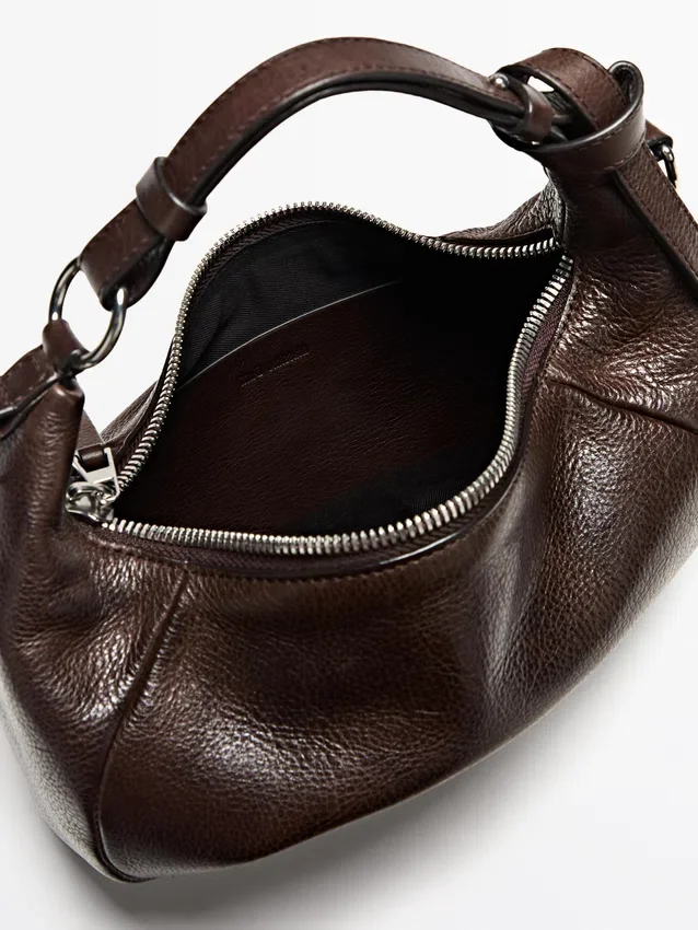 Tasche aus Nappaleder mit Metallschnalle Tasche aus Nappaleder mit Metallschnalle