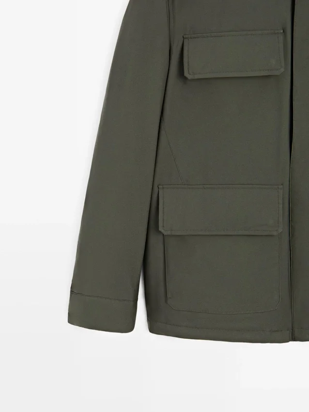 Wasserabweisende Daunenjacke mit Taschen Wasserabweisende Daunenjacke mit Taschen