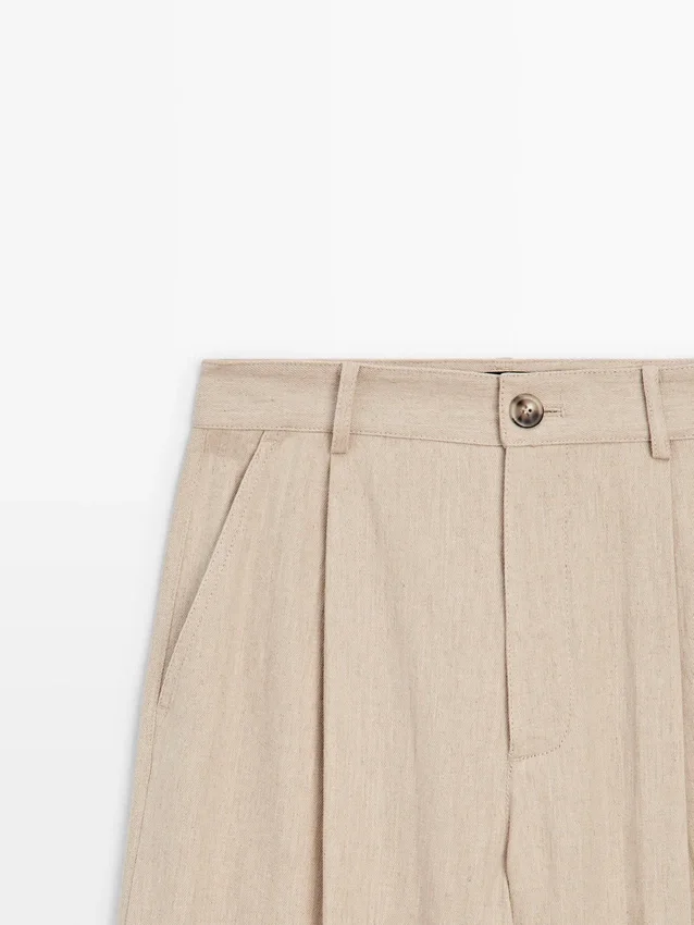 Weit geschnittene Hose mit hoher Taille Weit geschnittene Hose mit hoher Taille