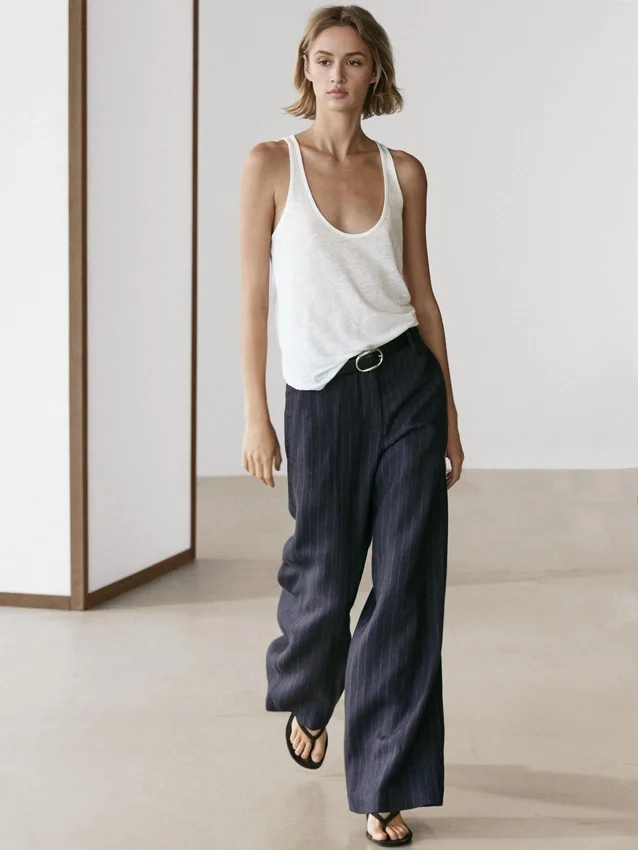 Weit geschnittene Leinen-Hose mit Nadelstreifen Weit geschnittene Leinen-Hose mit Nadelstreifen
