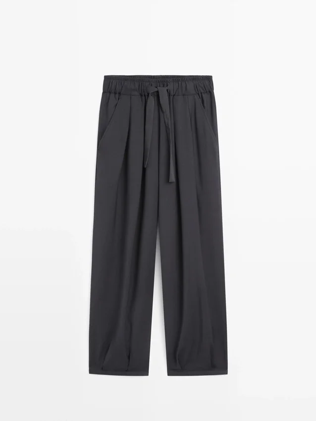 Weite Plissee-Hose mit weitem Bein Weite Plissee-Hose mit weitem Bein