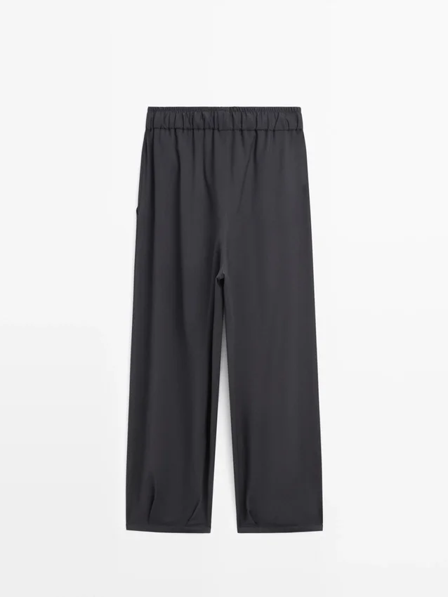 Weite Plissee-Hose mit weitem Bein Weite Plissee-Hose mit weitem Bein